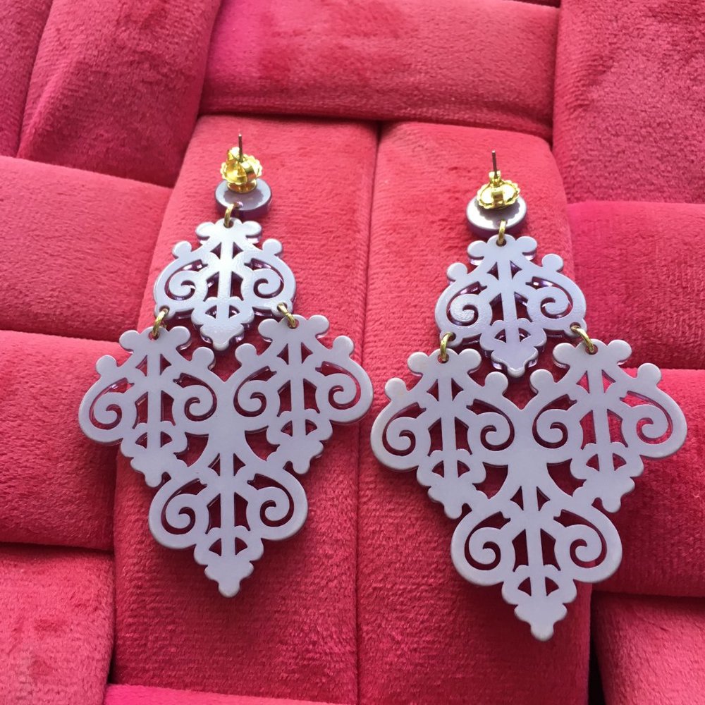 Lavender Ornate Design Earrings